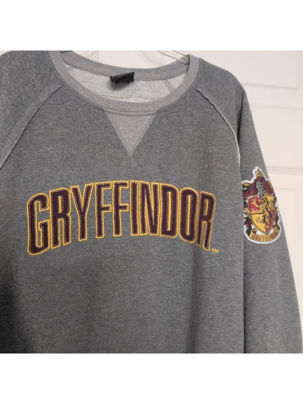 Wizarding World of Harry Potter Gryffindor Sweatshirt Adult Size Medium Gray - Picture 2 of 8